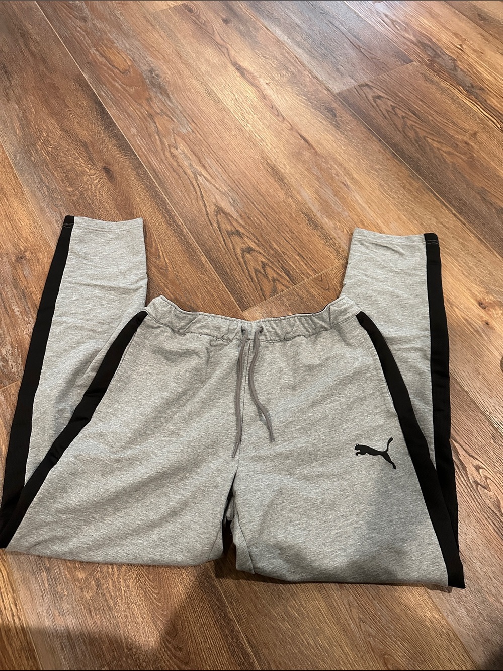 Puma Men's Grey Contrast Striped Jogger Sweatpants